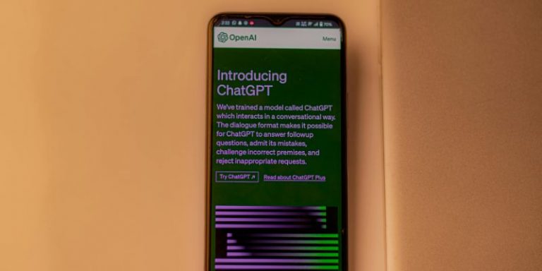 ChatGPT : OpenAI annonce plus d’un million d’utilisateurs professionnels payants