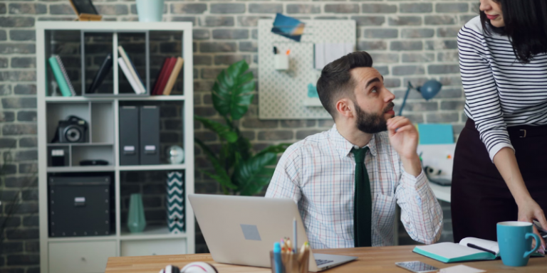 Face à l’essor de l’IA, les entreprises redéfinissent leurs priorités en matière de formation