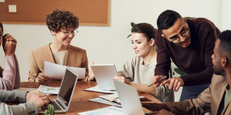 Adoption de la GenAI : des dirigeants français particulièrement optimistes pour la productivité de leur entreprise